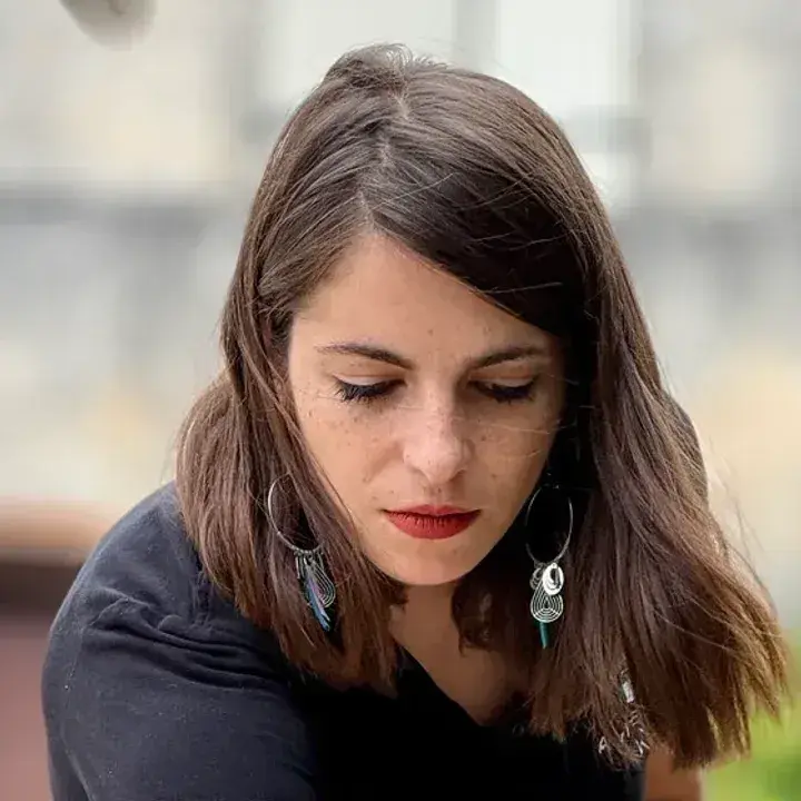 Chloé, En salle et sur les marchés